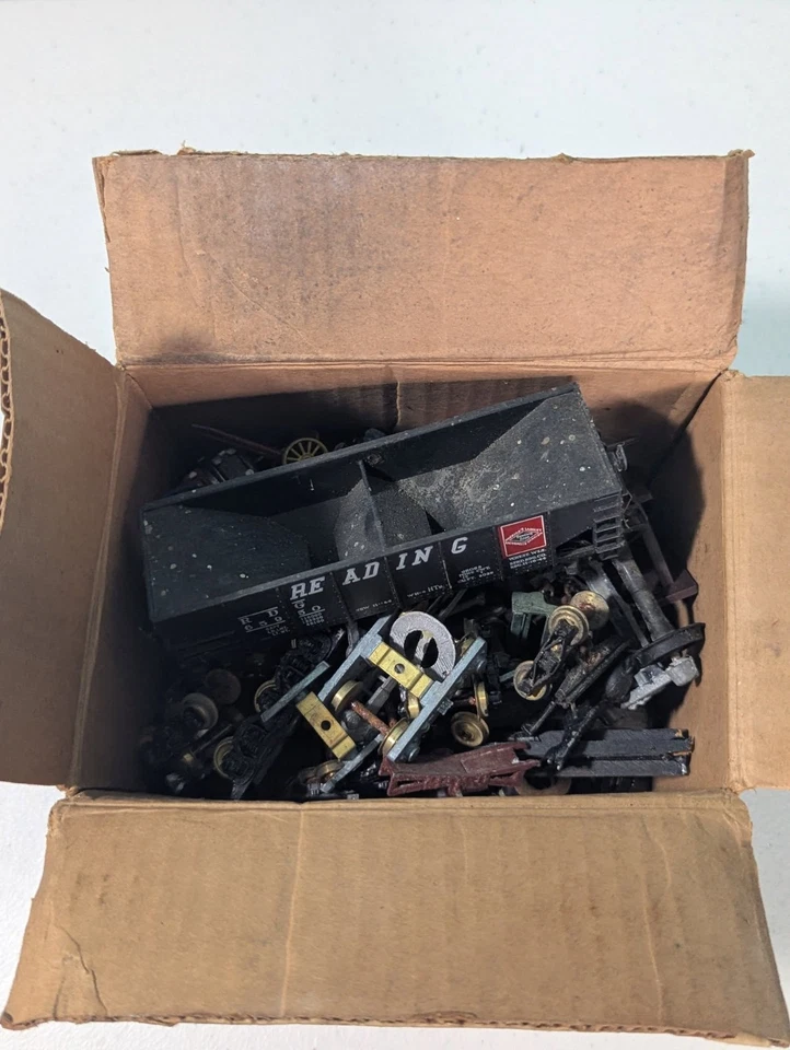 Lote De Colección De Piezas Ferroviarias Accesorios Etc. Chasis modelo marca Varney Foto 3 de 4