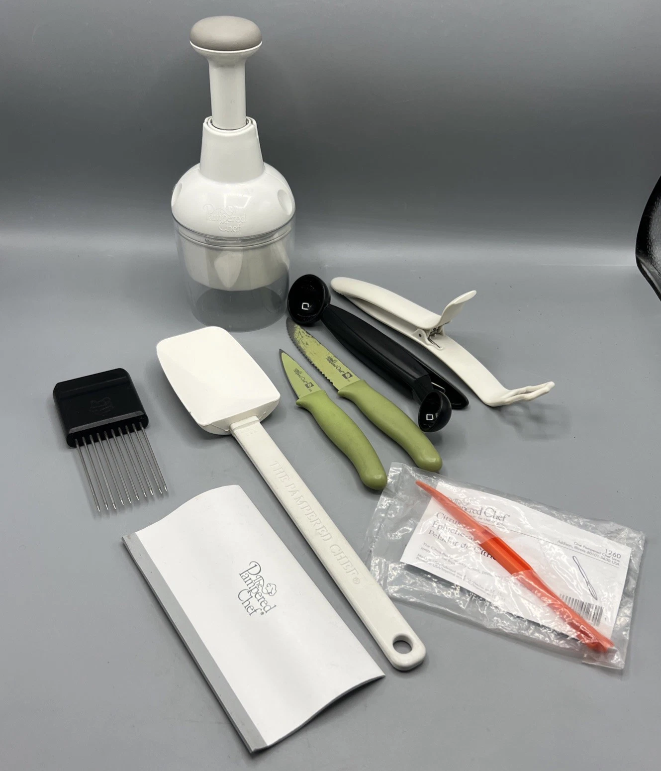 Pampered Chef Lot Holder Scoop Food Chopper Paring Knife, Tomato Knife Scraper +
Opens in a new wind