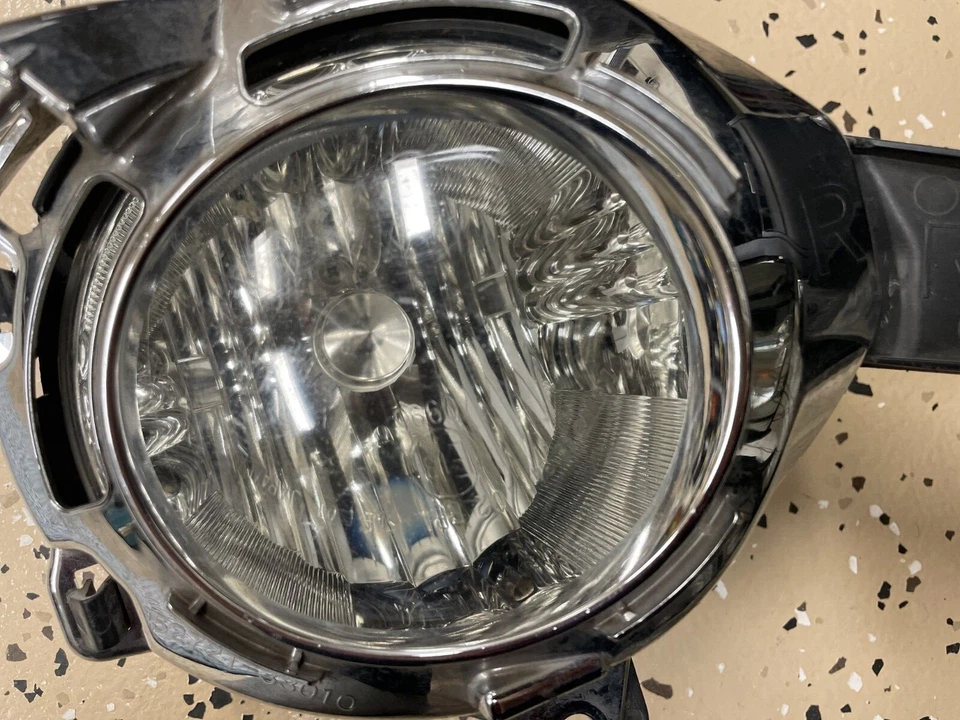 2004-06 Lexus ES330 RH lado del pasajero OEM JUEGO DE LUCES ANTINIEBLA 81211-42061 ⭐F3⭐ Foto 3 de 4