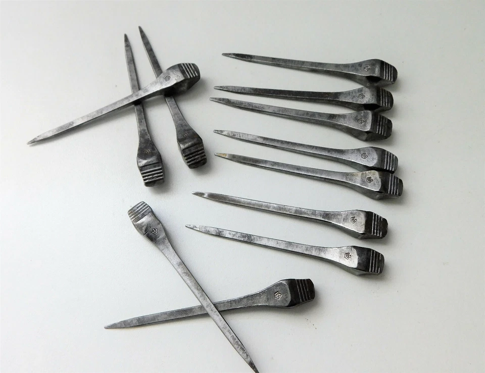 Lot 12 anciens Grand Clous a Verglas Fer forgé,Cheval,marechal Ferrant Cavalerie - Photo 2/4