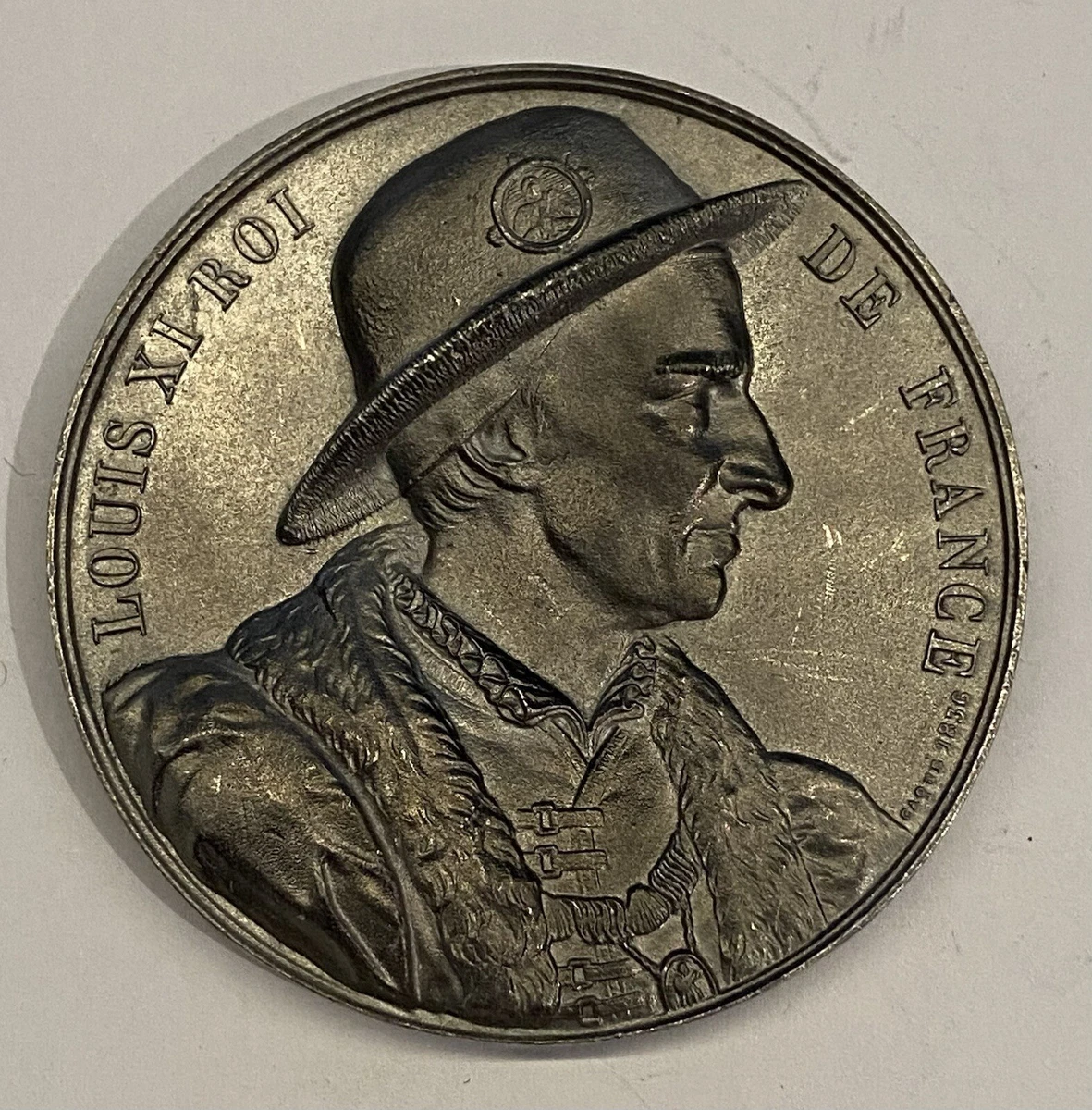 MEDAILLE EN ETAIN SERIE DES ROIS DE FRANCE GRAVEUR CAQUE LA 1 ère