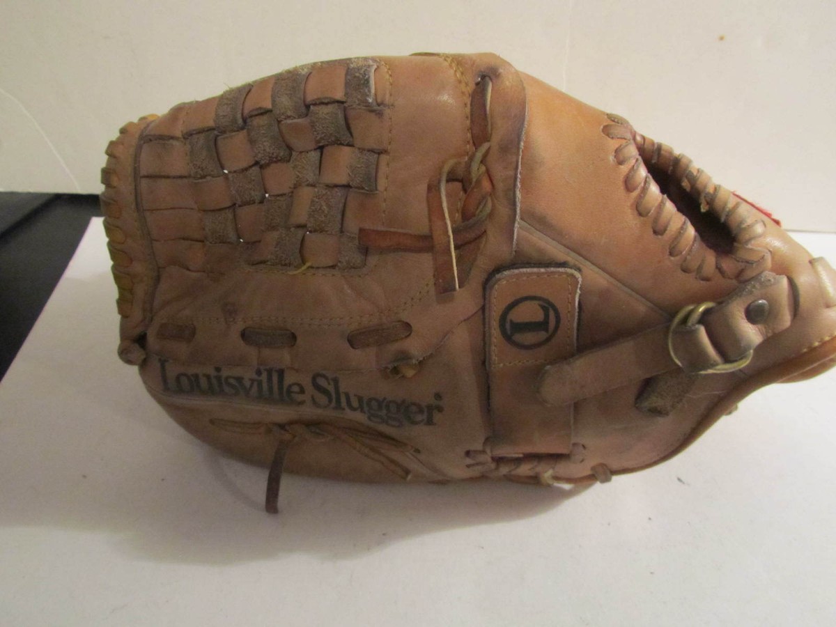 Louisville Slugger TPS model GTPS-125 Left Hand Throw Baseball 