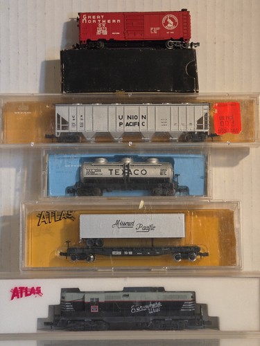 Locomotora diésel Burlington Atlas #4303 escala LN + 4 coches | Condition: Used