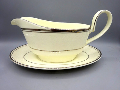 Minton Bone China Gravy Boat & Underplate - Bridal Veil Pattern - 1972-95