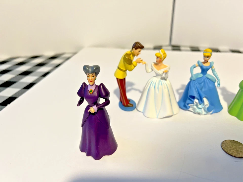 Lote de 6 mini figuras adornos para pasteles Disney Cenicienta Príncipe Madrastra Stepmother Steptro Foto 3 de 4