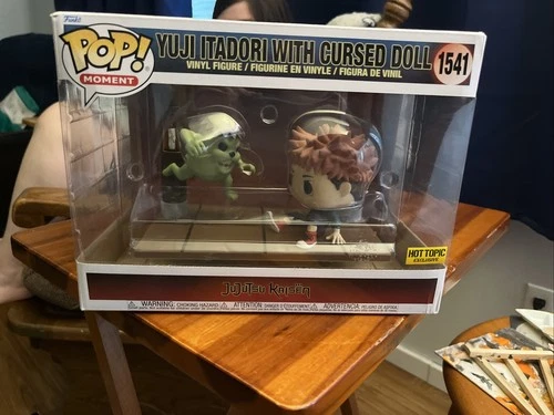 Jujutsu Kaisen Yuji Itadori With Cursed Doll #1541 Hot Topic Exclusive Funko Pop