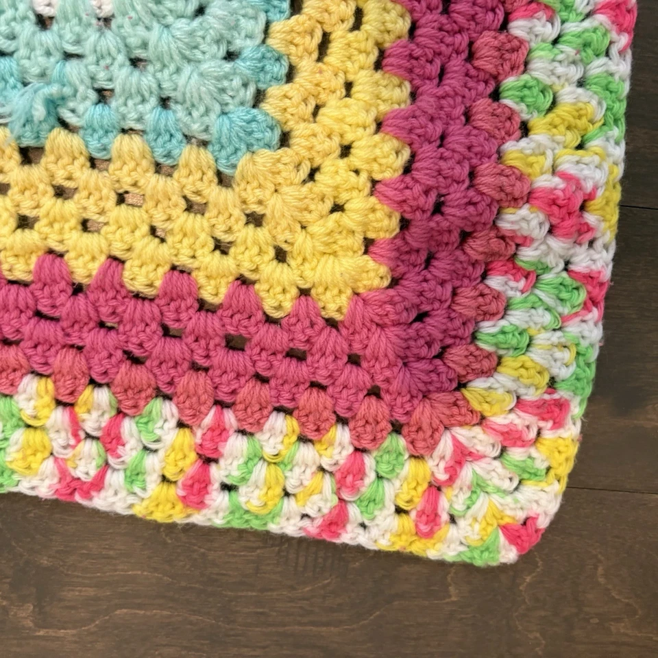 奶奶方形手工钩针编织婴儿阿富汗毯明亮粉彩彩虹29x30 — 第 4/4 张图片
