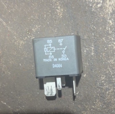 Genuine Mopar Powertrain Control Module Mini Relay (2007-2020) OE 04692139AA
