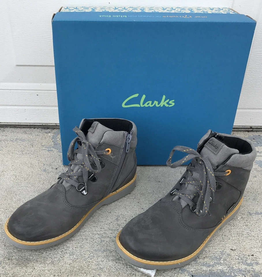 Clarks Niños Talla 2.5W Día Hi GTX Junior Gris Cuero Botas de Invierno Niña Niño Foto 2 de 4