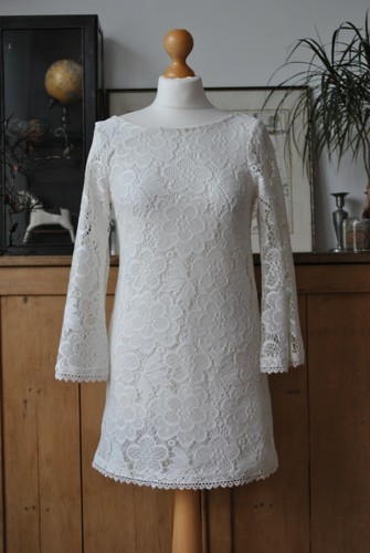TOPSHOP CREAM LACE RETRO LOOK DRESS 