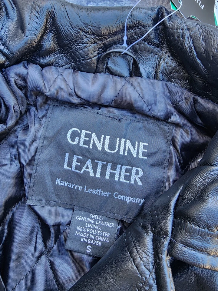 Abrigo de cuero para mujer $120 nuevo con etiquetas parche navarra mosaico 3/4 S negro con cinturón frente abierto Foto 3 de 4