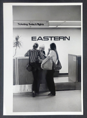1970s Eastern Airlines Ticket Counter Airport Agent Vintage Press Photo