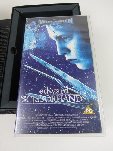 Tim Burton Edward Scissorhands Limited Edition VHS & Book Boxset Very Rare - Picture 4 of 11