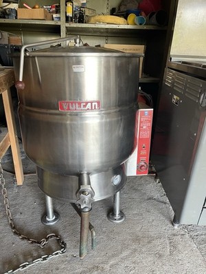 Vulcan-Hart VEL40 40 gal Electric Floor Stationary Steam Kettle w/ Lid