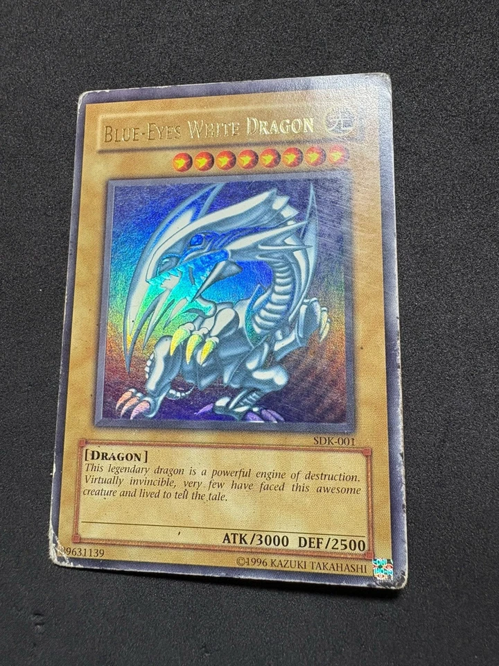 Yu-Gi-Oh! Glossy Unlimited Blue-Eyes White Dragon SDK-001 DAMAGED - Image 2 of 4