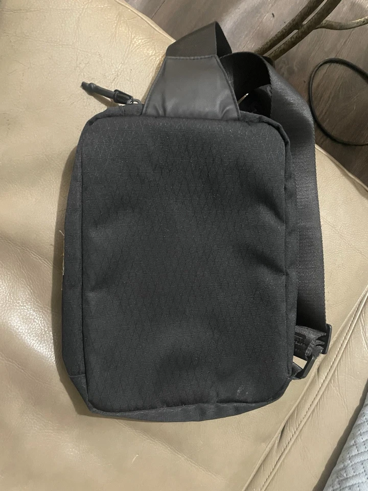 Bolso Bandolera Jordan || Negro En Buen Estado Foto 3 de 4