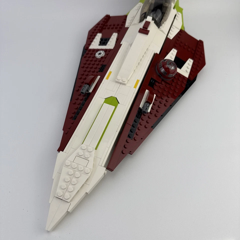 LEGO UCS Star Wars: Obi-Wan's Jedi Starfighter(10215) Complete but missing stand - Image 3 of 4