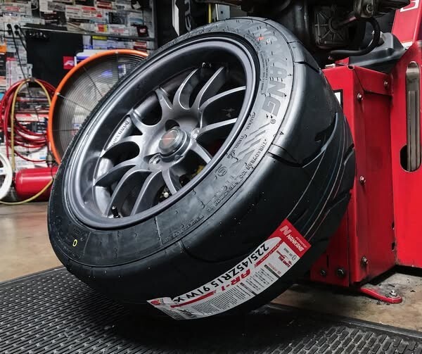 Nankang AR-1 V2 - 275/35ZR18 99Y XL Time Attack HPDE AutoX Circuit