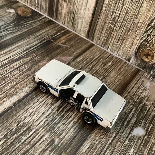 VINTAGE HOT WHEELS POLICE CAR DODGE CRASH TOY CAR 1983 - Picture 4 of 6