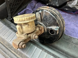 Triumph Stag Brake Master Cylinder & Servo For Reconditioning