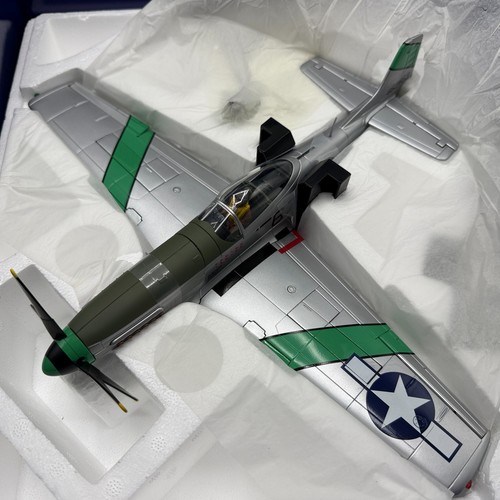 Corgi Aviation Archive 1:32 AA34401 P-51D Mustang 'Stinger VII' Major Robert W - Picture 5 of 14