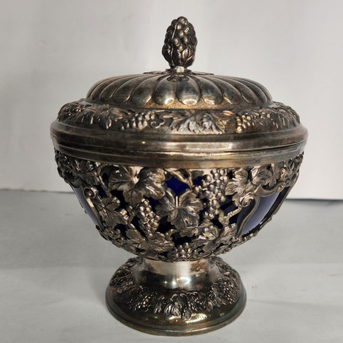 VTG Silver Plate Grapes -Blue Glass Insert - Lid Pedestal CANDY DISH - Japan 6x5 - Picture 3 of 7