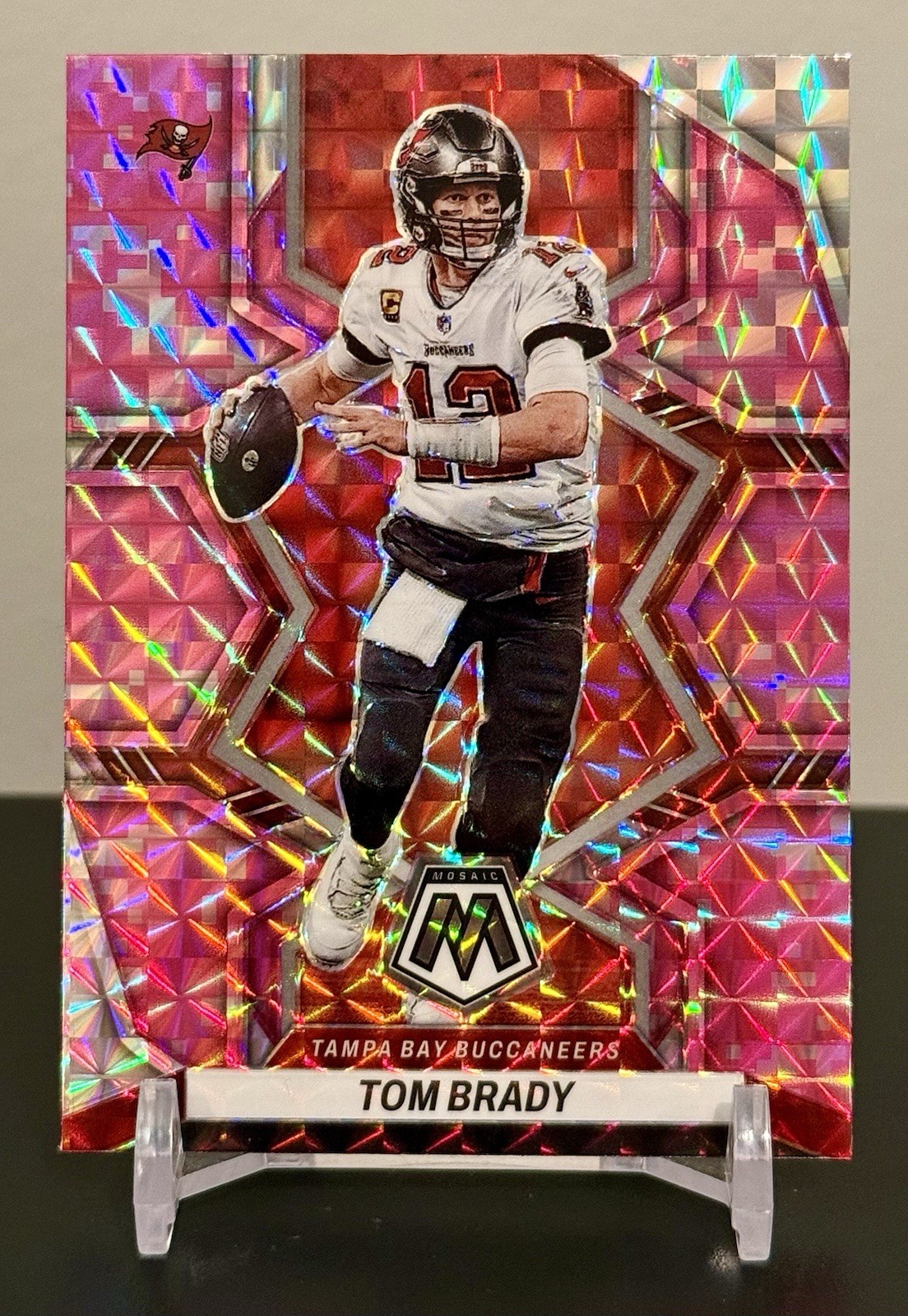 2022 Panini Mosaic - Tom Brady #182 Camo Pink Mosaic Prizm
