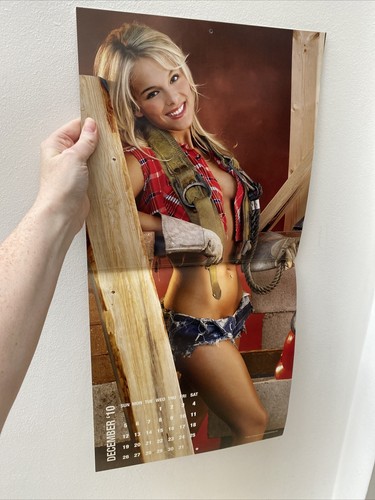 4 x “Construction Chicks” Calendars 2010, 2011 ,2012, 2013 swimsuit/glamour/sexy - Picture 7 of 7