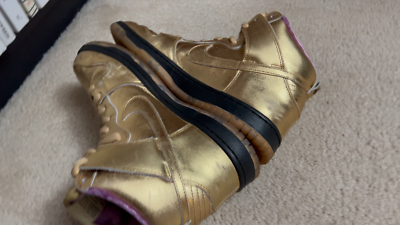 Size 8 - Nike SB Dunk High x Humidity Trumpet 2018, gold color w