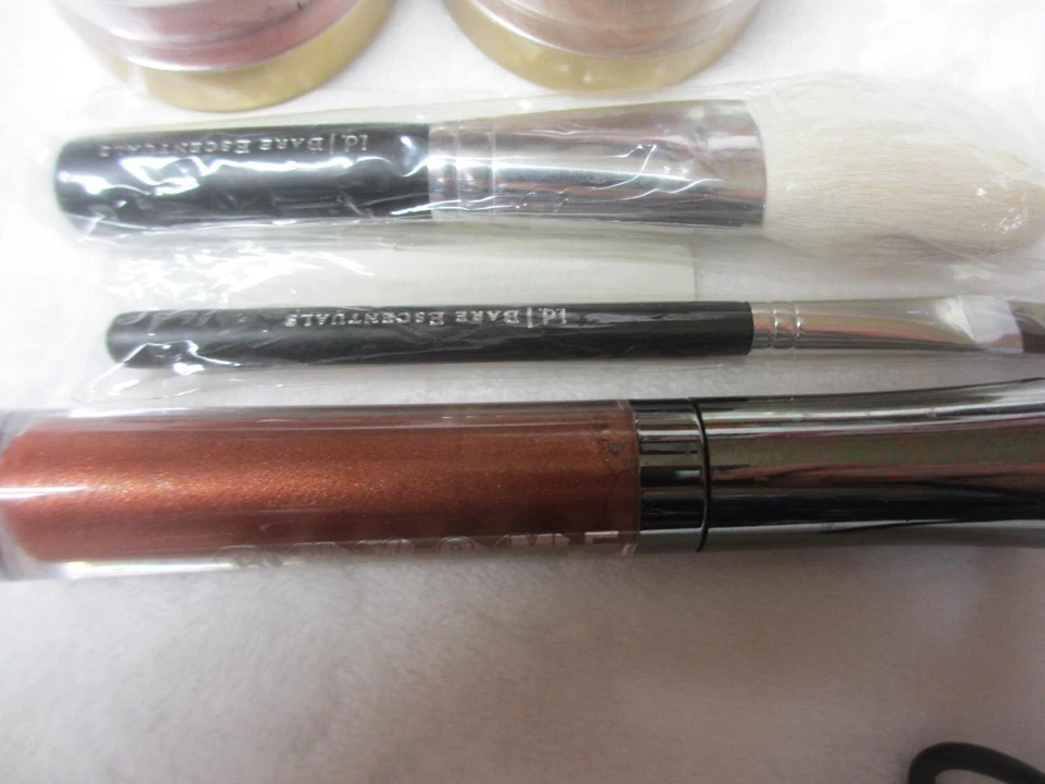 Baremineral Makeup & Brushes - New/Sealed - Image 3 of 4