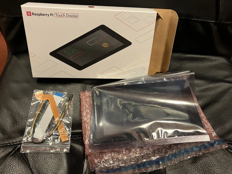 Raspberry Pi Official 7" Touch Screen LCD - Image 3 of 4