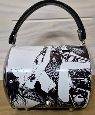 Little Earth Handtasche Geldbeutel Metallfass Motorrad Druck Griff 2007 21x15x15cm