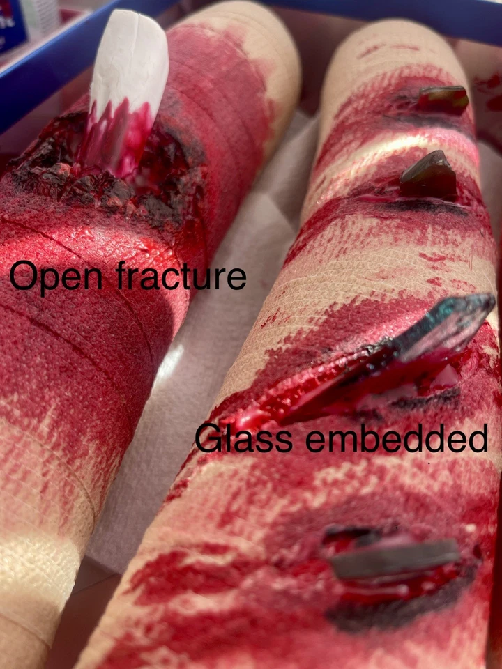 🩸Juego de 4 heridas falsas y objetos/fracturas incrustados para entrenamiento de primeros auxilios🩸 - Imagen 2 de 4
