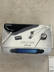 Sony PSP-1000 Value Pack &ndash; Complete in Box &ndash; Near Mint Condition!