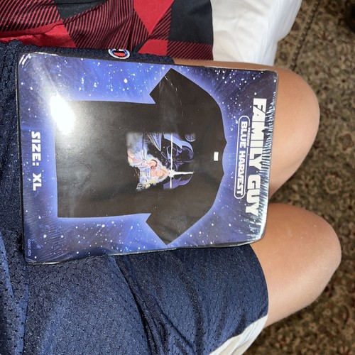 Family Guy Blue Harvest DVD Collectors Box Set (RARE) - Picture 6 of 17