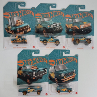 Hot Wheels 56th Anniversary Pearl & Chrome Set of 5 Cars HDH54