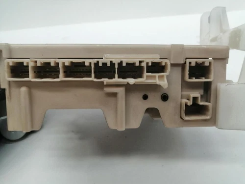 827300H030A Porta Fusibili per TOYOTA AYGO (B4) X-Sky 2017 960294 - Foto 5 di 10