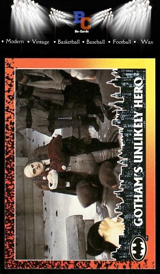 1992 Topps Batman Returns #34 Gotham's Unlikely Hero