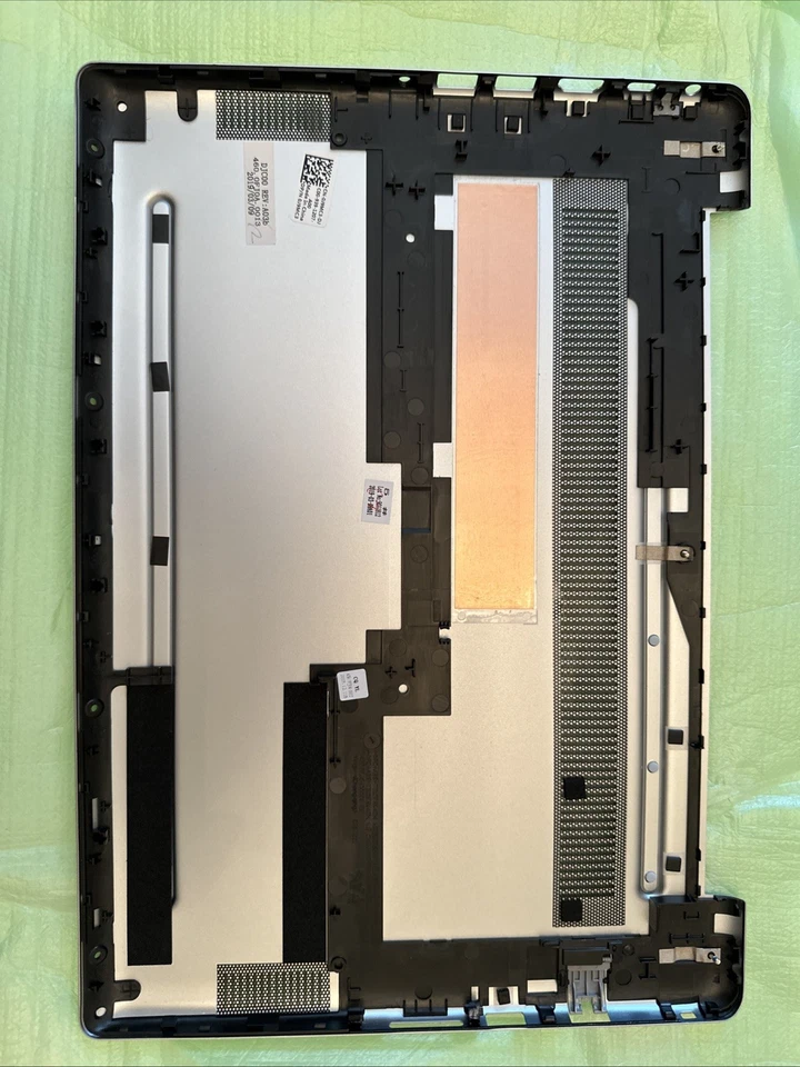 0J9MC3 Nuevo Dell Vostro 14 5481 V5481 Estuche Inferior Base Cubierta Chasis R6,9 Foto 4 de 4