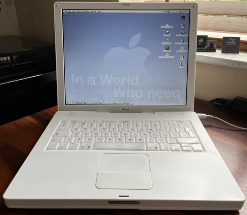 Vintage Apple iBook G3 A1007, 14 inch (Snow White 2003), Mac OS X Tiger & OS 9