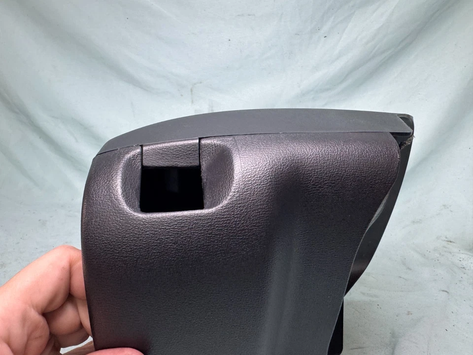 07-10 Hyundai Elantra Upper Lower Steering Column Full Ignition Cover Shroud - Image 3 of 4