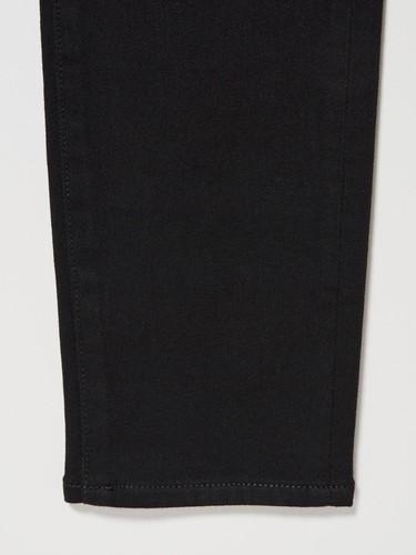 Jeans ultra elásticos UNIQLO precio de ganga Japón para hombre - Imagen 12 de 24