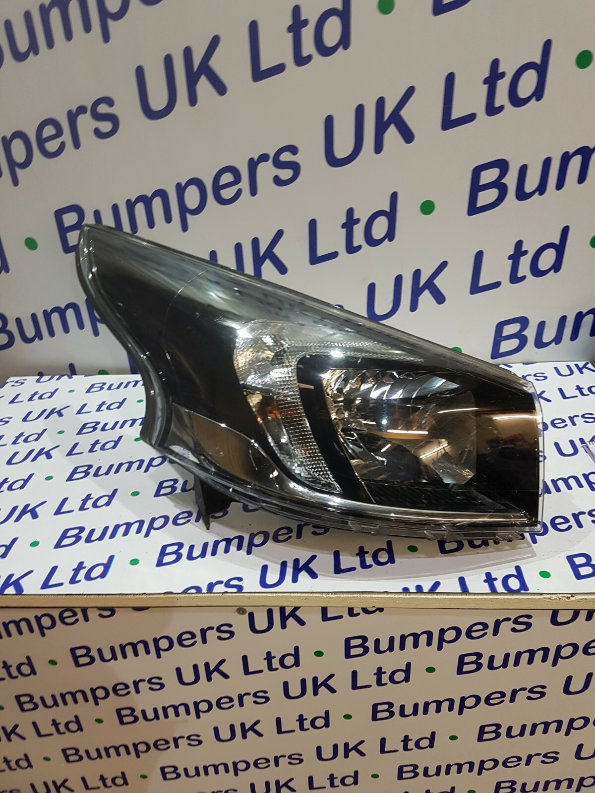 VAUXHALL VIVARO RHD RIGHT HEADLIGHT HEADLAMP 20142019 93461911 eBay