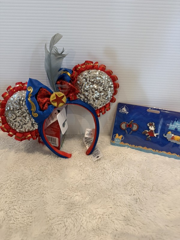  Disney Minnie Mouse THE MAIN ATTRACTION PIN SET   #8-12 August 
