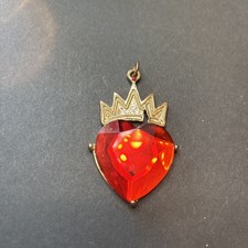 DISNEY DESCENDANTS 3 EVIE NECKLACE RED JEWEL HEART CROWN GOLD TONE METAL COSPLAY