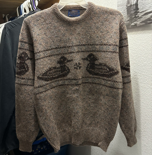 Pendleton 100% Virgin Wool Duck Pattern Sweater Brown Size L