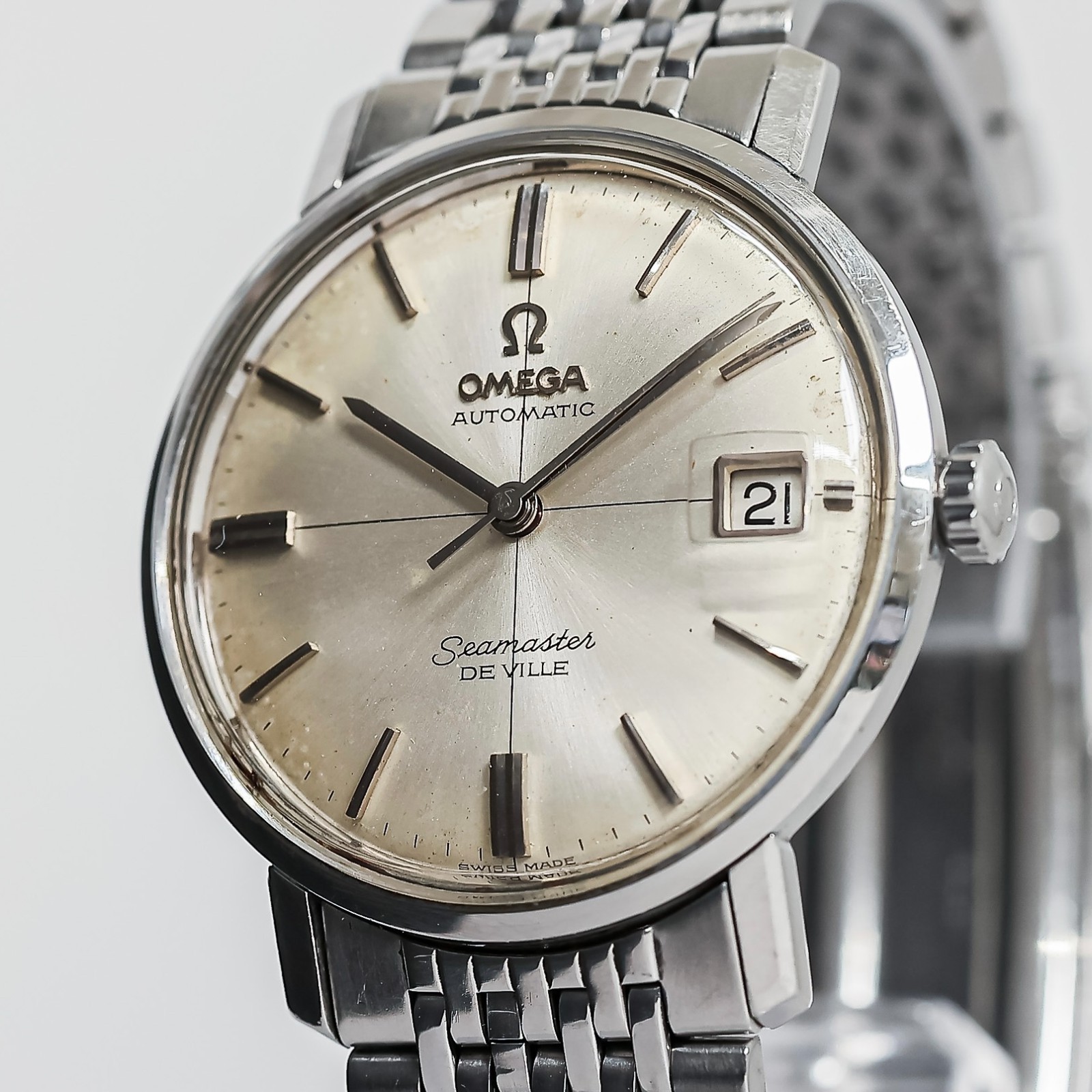 **NEAR OMEGA Seamaster De Ville Cal.562