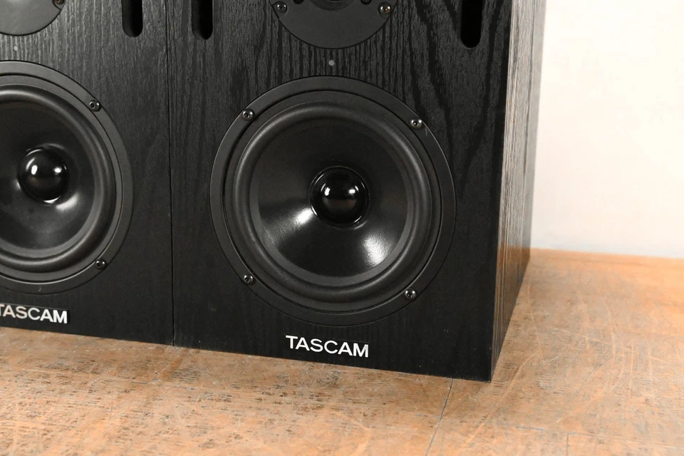 TASCAM VL-X5 Bi-Amplified Nearfield Studio Monitor (PAIR) CG01NFH - Image 3 of 4