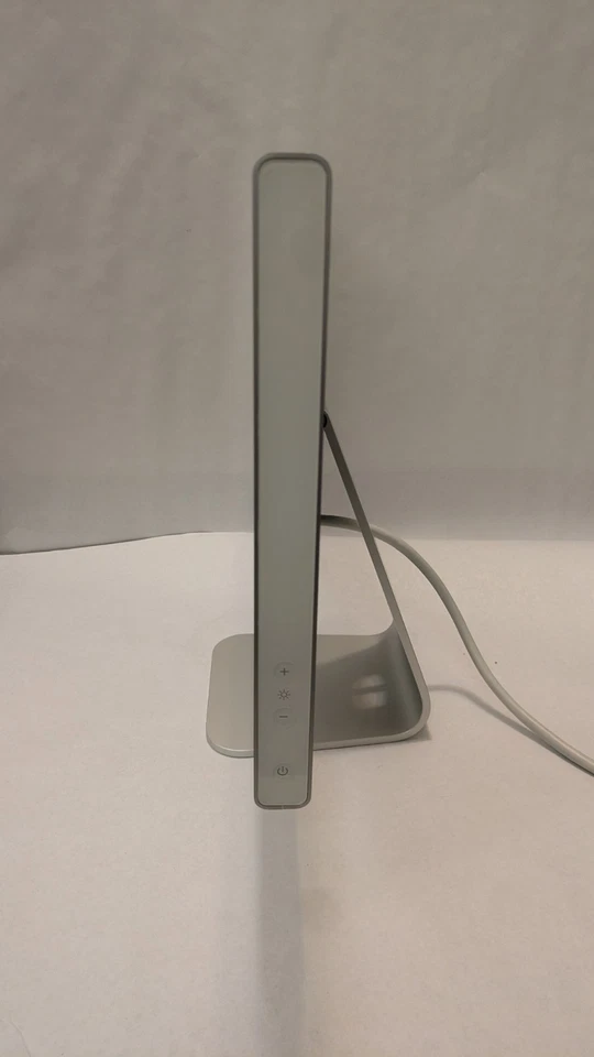 Apple A1081 20 inch Widescreen Cinema Display LCD Monitor Only - Image 4 of 4