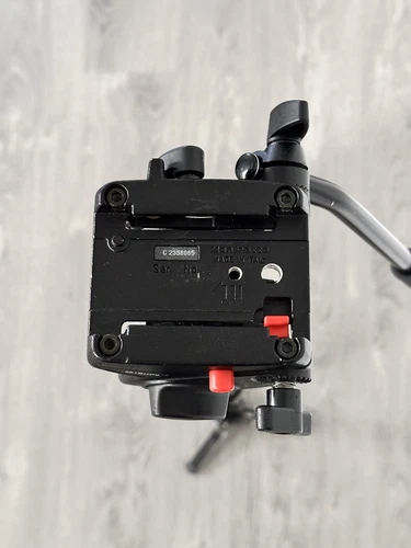 Manfrotto 561B Tripod Head For HDV Fluid Video - Picture 4 of 13